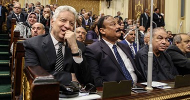 قسم "المستشار" فى البرلمان غير دستورى.. مرتضى منصور يضيف كلمة "مواد" لحلف اليمين لعدم اعترافه بثورة 25 يناير.. الإسلامبولى: كان يجب على رئيس الجلسة الإجرائية إيقافه.. محمد أبو شقة: يتوجب عليه إعادته