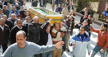 بالصور.. وصول جثمان حمادة إمام لمسجد الحامدية الشاذلية