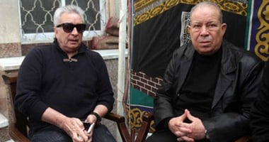 مصطفى يونس ويحيى والشامى وطولان والخواجة فى جنازة حمادة إمام