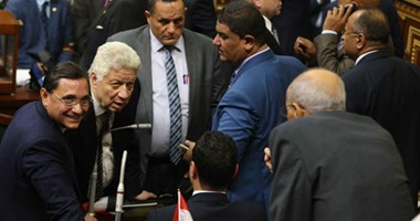 بالفيديو.. حوار ساخن بين مرتضى منصور وسامح سيف اليزل تحت قبة "النواب"