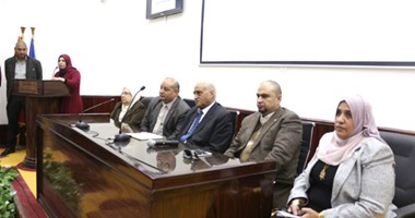 تكريم 26 أخصائيا اجتماعيا بمديرية الصحة بمحافظة السويس