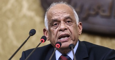 رئيس النواب يتراجع عن إخراج نائب من جلسة البرلمان