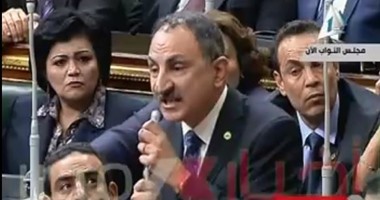 بالفيديو.. نائب يتنازل ويطالب بترشح امرأة لمنصب الوكيل.. وعبد العال:"ليس هناك مانع"