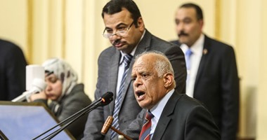 بعد مواجهة على عبد العال وسرى صيام حول المادة 117 من الدستور.. خبراء قانون: تفسير رئيس البرلمان الأصوب.. والجلسة الإجرائية قد تمتد ليومين.. ولابد من انتخاب وكيلى المجلس مع الرئيس لتتشكل هيئة المكتب