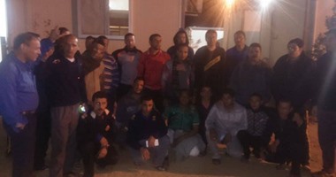 صحافة المواطن: بالصور.. اعتصام عمال"قارون للبترول" للمطالبة بتقنين أوضاعهم