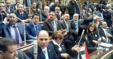 "المصرية لحقوق الإنسان" تطالب بالإفراج عن الشباب المحبوسين فى قضايا التظاهر