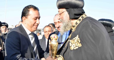 البابا تواضروس يغادر دير مارجرجس إلى كنيسة الشهيد بأرمنت الحيط فى الأقصر