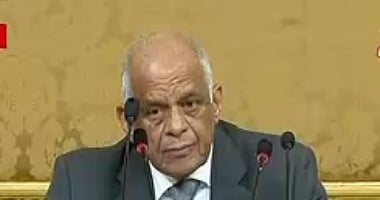 رئيس البرلمان منفعلا: إدارة الاتصالات فى المجلس "سيئة"