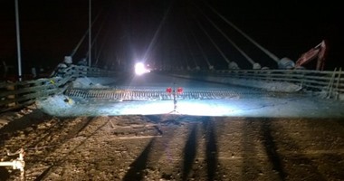 بالصور..تصدع جسر على الطريق السريع المار عبر كندا بسبب برودة الطقس