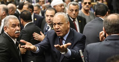 مصطفى بكرى يكذّب خالد حنفى: مصدر بالحكومة نفى إقامة وزراء على حسابها