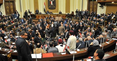 رئيس "النواب" يطلب من الأعضاء التصويت الإلكترونى على القانون فى دقيقة