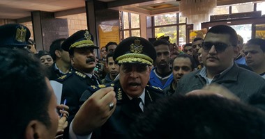 الأمن يفض تظاهر عمال المركز الطبى بالمقاولون العرب