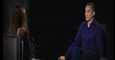 باسم يوسف عن "هروبه خارج مصر":" أنا بتفسح.. ومأنتخ على الكنبة"