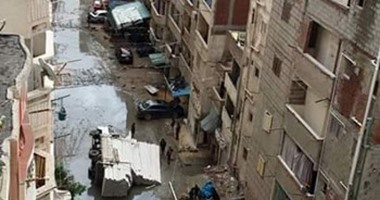 صحافة المواطن .. غرق شوارع السيوف والفلكى بالإسكندرية فى القمامة والصرف الصحى