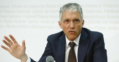 النائب العام نبيل صادق يبحث مع نظيره السويسرى استرداد الأموال المهربة