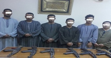 الداخلية تكشر عن أنيابها قبل 25يناير.. قوات الأمن تطهر البؤر الإجرامية والمناطق الجبلية.. ضبط 1000قطعة سلاح نارى بينها آر بى جى ومضاد للطائرات ورشاشات..  والقبض على 25 تشكيلا عصابيا و9هاربين من السجون