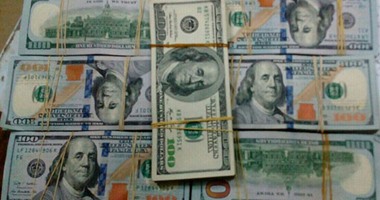 قارئ يقترح إعفاء المغتربين من جمارك السيارات مقابل ودائع بالدولار