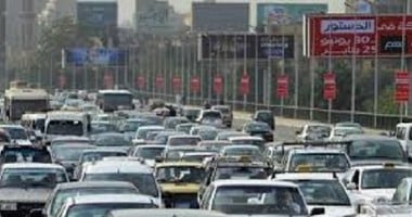 توقف حركة المرور أعلى كوبرى أكتوبر بسبب أعطال متكررة للسيارات 