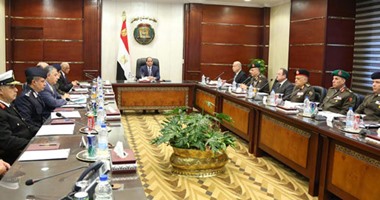 مجلس الدفاع الوطنى ينعقد لأول مرة بحضور رئيس البرلمان.. تمديد مشاركة القوات المسلحة المصرية فى مهمة قتالية خارج الحدود عاماً إضافياً.. واستعراض الأوضاع فى سيناء والمنطقة