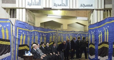 وحيد حامد وأحمد بدير يصلان عزاء يسرى الإبيارى