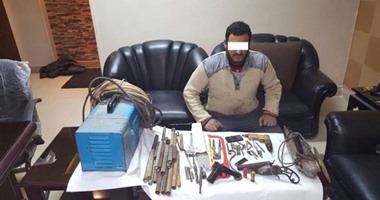 بالصور..ضبط عاطل يصنع الأسلحة النارية ويبيعها لاستخدامها فى ذكرى 25 يناير