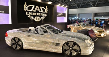 بالصور.. شركات عالمية ترفع شعار "الجمال أولا" بمعرض طوكيو للسيارات 2016