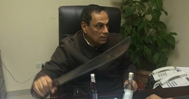 بالصور.. ضبط أسلحة بيضاء و خمور فى حملة على منطقة النباشين بالإسكندرية