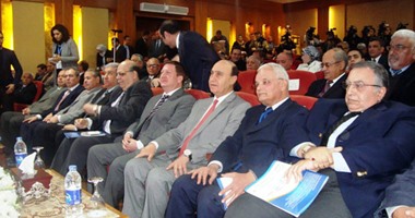بالصور..بدء مؤتمر لـ"مميش" للإعلان عن المؤتمر الملاحى العالمى الأول للقناة