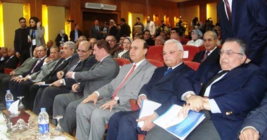  مميش:استغلال المناطق اللوجستية بالقناة وتطوير الخدمات المقدمة للسفن العابرة