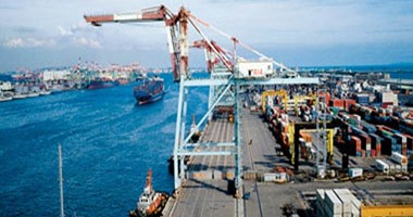 فتح بوغازى الإسكندرية والدخيلة وانتظام حركة السفن بعد تحسن الطقس