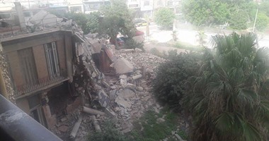 بالصور.. كارثة أثرية جديدة بالإسكندرية.. هدم فيلا أجيون بالكامل بعد صراع 14 عاما.. المالك حصل على حكم قضائى.. والمحافظة طلبت نزع الملكية للمنفعة العامة وتعويض المالك.. ومجلس الوزراء يرفعها من التراث