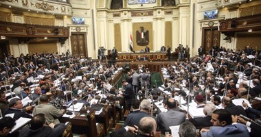 البرلمان يعترف بإقرار القوانين شكليا.. رئيس النواب: المناقشة لا تقدم ولا تؤخر.. نواب يشككون فى دستورية التصويت.. ونائبة: احنا بنضيع وقت "ع الفاضى".. وأخرى: الحكومة علمت المواطن التسول