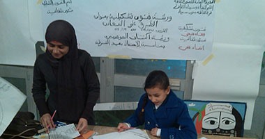 بالصور.. "الطرق على المعادن" احتفالا بعيد الشرطة بجنوب سيناء