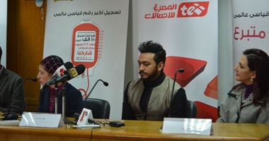 بالصور..تامر حسنى يتبرع بالدم فى المركز الإقليمى لخدمات نقل الدم بالعجوزة