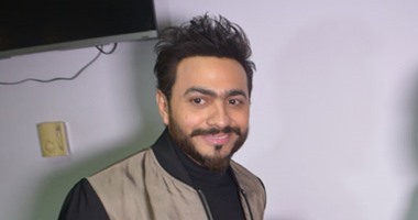 اسم الألبوم.. وكم أغنية.. وموعده؟.. أسئلة أجاب عنها تامر حسنى على "فيس بوك"