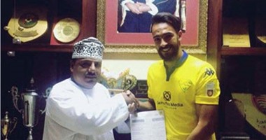 بالصور.. محمد طلعت ينضم رسمياً للخابورة العمانى