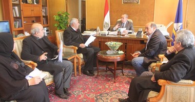 محافظ دمياط يوفر العلاج لـ16 حالة من مرضى فيروس c بالعقار الجديد