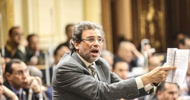خالد يوسف يشعل جلسة البرلمان.. النائب ينتقد عرض اللائحة على مجلس الدولة.. ويهاجم عبدالعال:"انتوا كدة بتسلمونا ليه".. ويصف تبرير عدم توسيع هيئة المكتب بـ"التدليس".. ورئيس المجلس يطالب بحذفها من المضبطة