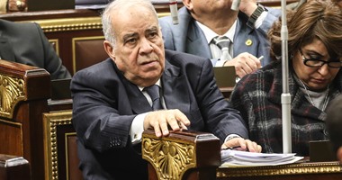 ممثل الحكومة بالبرلمان يرفض مقترح بناء الكنائس دون التقيد بعدد معين