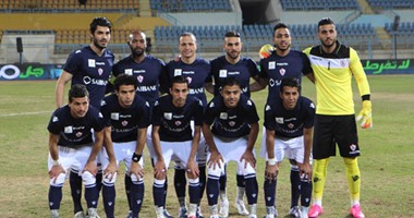 الزمالك يصل برج العرب استعدادا لـ"القمة"