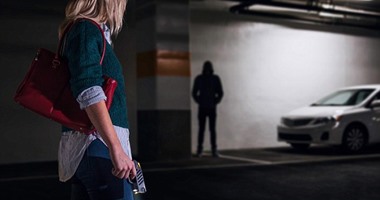 بعد استخدام الصواعق فى مكافحة التحرش.. اعرف تأثيرها على صحتك