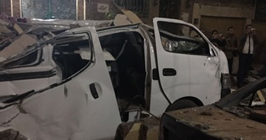 التحريات الأولية: تحطم طابق سكنى بالكامل وسيارتى شرطة فى انفجار الهرم