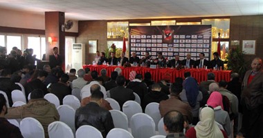 مجلس الأهلى يطالب رئيس الوزراء بالتدخل فى أزمة "الحل".. محمود طاهر يحذر من تجميد النشاط الرياضى بمصر ويؤكد: الأحمر تعرض لمؤامرة ممنهجة.. والمؤسسة العسكرية "درع أمان" للمصريين ومفيش اعتذار لعدم الخطأ