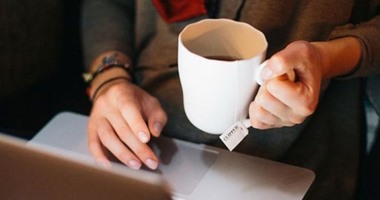 فى عرف الكابلز.. رغى الفيس بوك مع أصدقاء آخرين خيانة أم دردشة عابرة؟