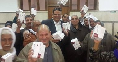 صرف الدفعة الثانية من علاج فيروس "سى"لأهالى قرى القناطر الخيرية