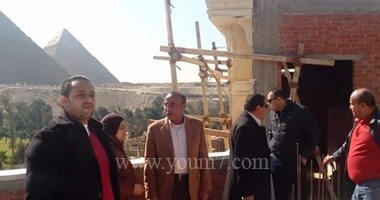 محافظة الجيزة تزيل أدوار مخالفة بفندق شهير فى شارع الهرم