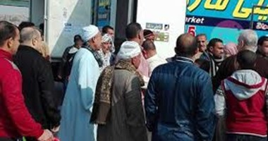 التموين : سيارات متنقلة لبيع كافة السلع الغذائية من لحوم مجمدة بسعر 34 جنيه للكيلو 