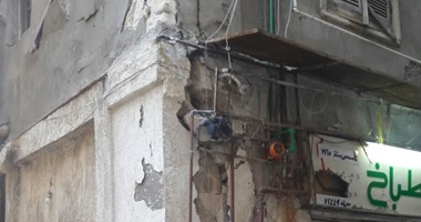 صحافة المواطن.. تصدعات تهدد بإنهيار عقار متعدد الطوابق بمحطة الرمل بالإسكندرية
