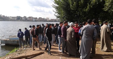 وقفة احتجاجية لأهالى ضحايا معدية سنديون بكفر الشيخ للمطالبة بحقوق الضحايا