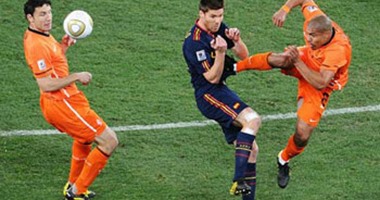 10 لاعبين لا يستحقون "البطاقة الخضراء" داخل الملاعب